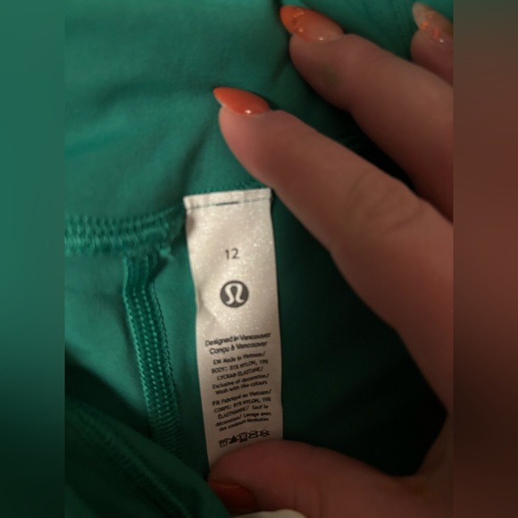 High-rise, mini flare pant (Cascadia Green) Cropped - Picture 3 of 5